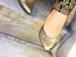 Nine West Snakeskin Gold Pump