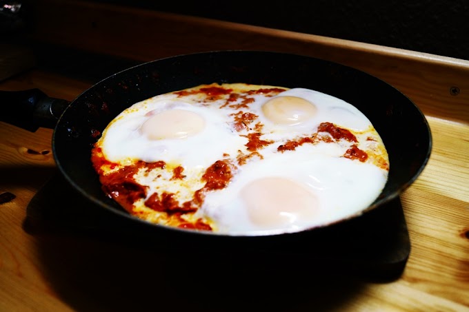 Shakshuka (Pochierte Eier in Tomatensauce)