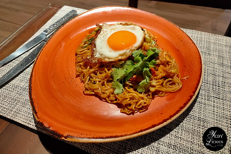 Seven Corners Restaurant at Crowne Plaza Manila Galleria Hotel Review by YedyLicious Manila Philippines Food Blog of Yedy Calaguas