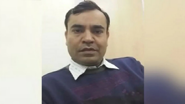 farmer protester tries to kill delhi police SHO with sword on singhu border