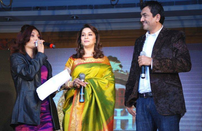 madhuri dixit at maha challenge registrations at indorejaipur latest photos