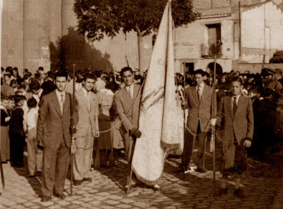 Socios del Casal Catòlic de Sant Andreu en 1950