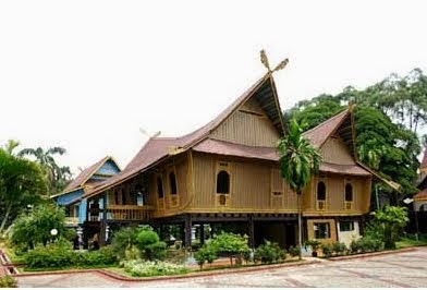 Sky Fly Kepulauan  Riau  Tarian Adat  Rumah Adat  