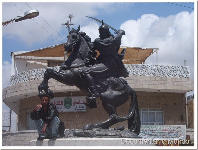 Estátua de Saladino; Castelo de Kerak; Jordânia; Kerak Castle; Jordan