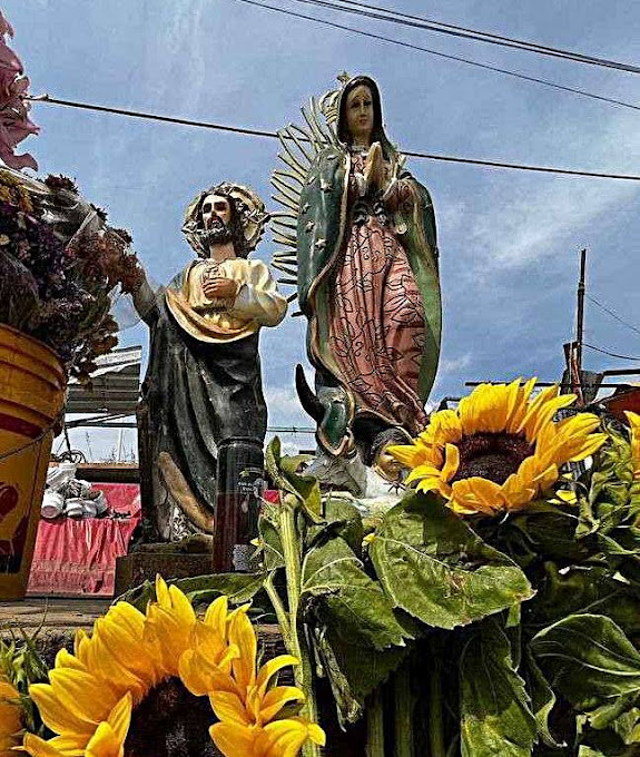 Nossa Senhora de Guadalupe e São Judas Tadeu como se nada tivessse acontecido