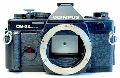 Olympus OM-2S, Front