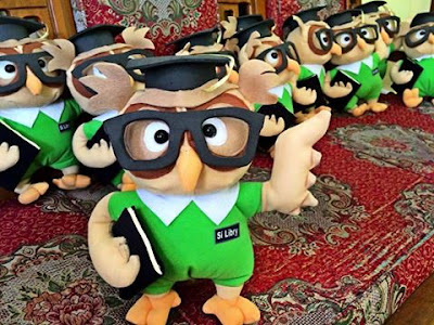 Boneka maskot custom IAIN Surakarta dengan desain khas identitas kampus sebagai media promosi dan kebanggaan institusi