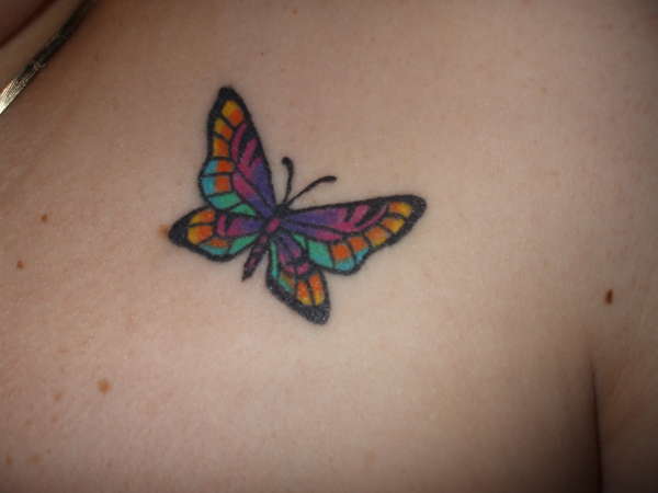 Among the different types of pretty tattoos for women star tattoos are very