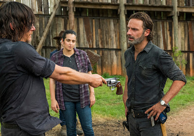 Daryl Dixon (Norman Reedus), Carl Grimes (Chandler Riggs), Tara Chambler (Alanna Masterson) e Rick Grimes (Andrew Lincoln) nell'episodio 8