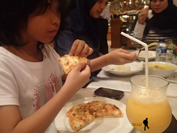 cheese pizza rasa bakery cafe