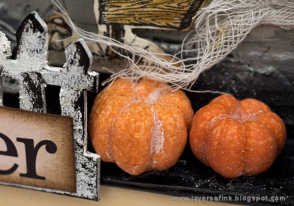 Layers of ink - Halloween Shadow Box Tutorial by Anna-Karin with Tim Holtz stamps and idea-ology