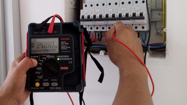 Medida de la RESISTENCIA de Aislamiento de una instalación eléctrica | Formas de Medida | Megómetro