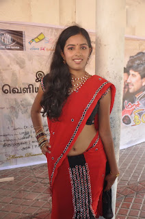actress navel show in saree