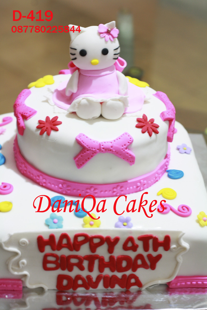 DaniQa Cake and Snack Kue Ulang tahun hello kitty 