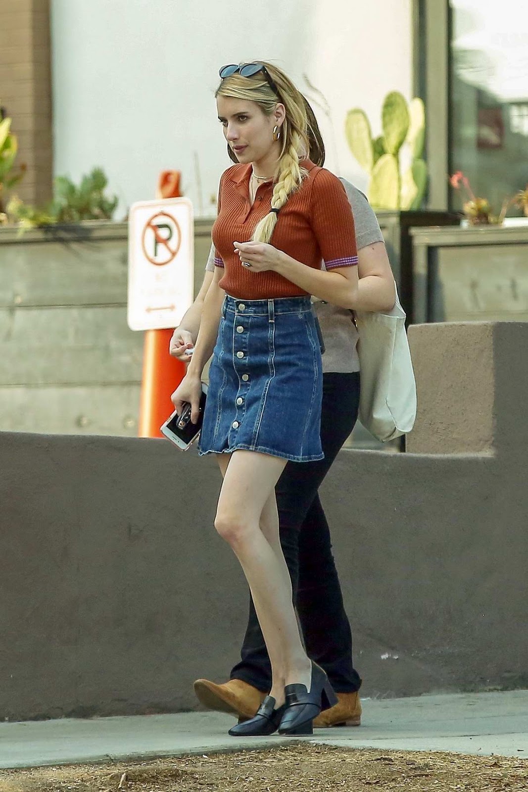 Emma Roberts cute street style photo