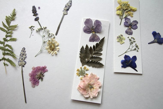 how to make pressed flower bookmarks
