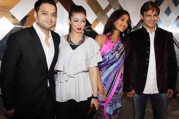 Bollywood Celebrities at Mumbai Fashion Event