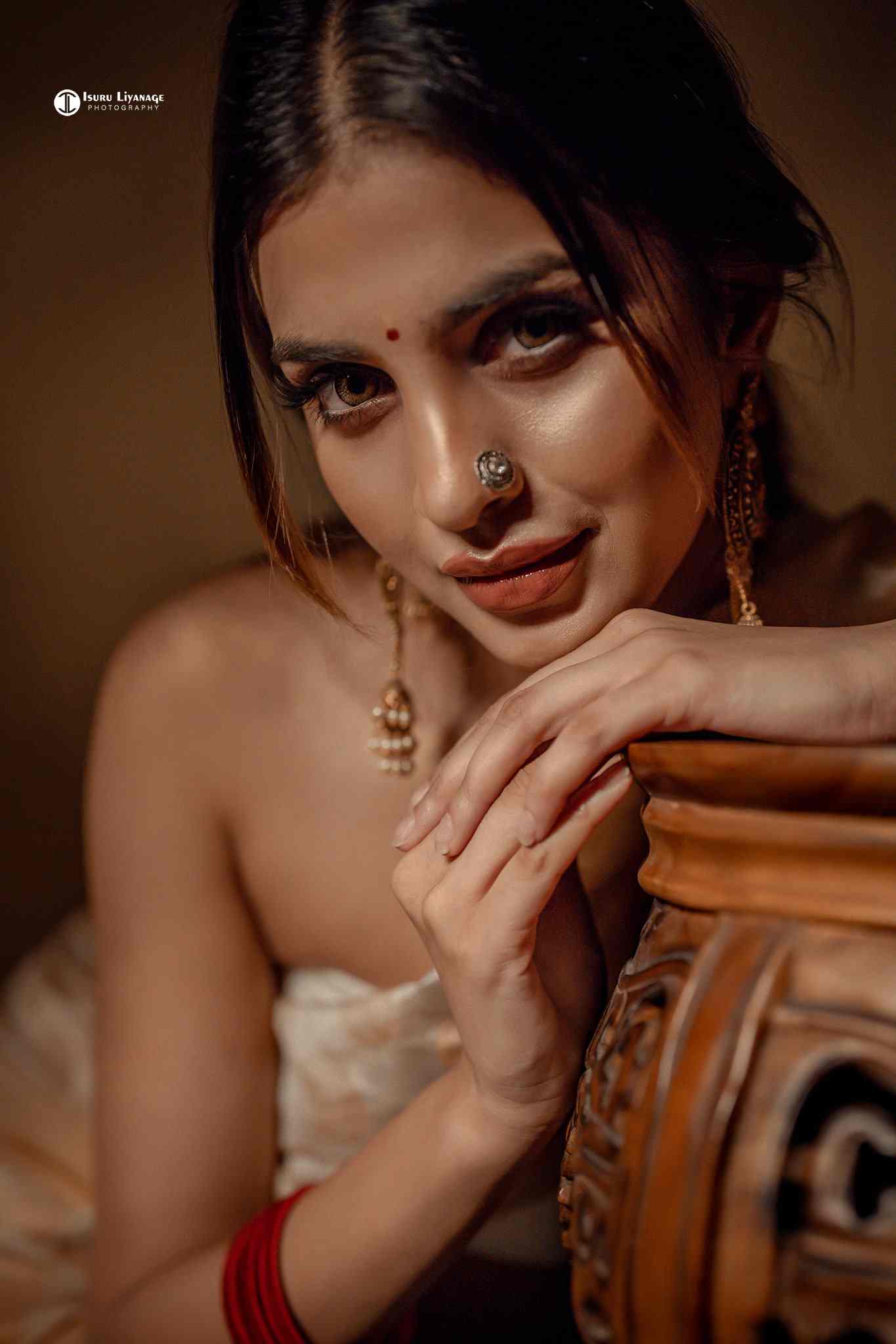 Sri Lankan model Eishie Rathnayake, Eishie Rathnayake photoshoots, Isuru Liyanage Photography, Indian Style girl photoshoot, Sri Lankan Photography