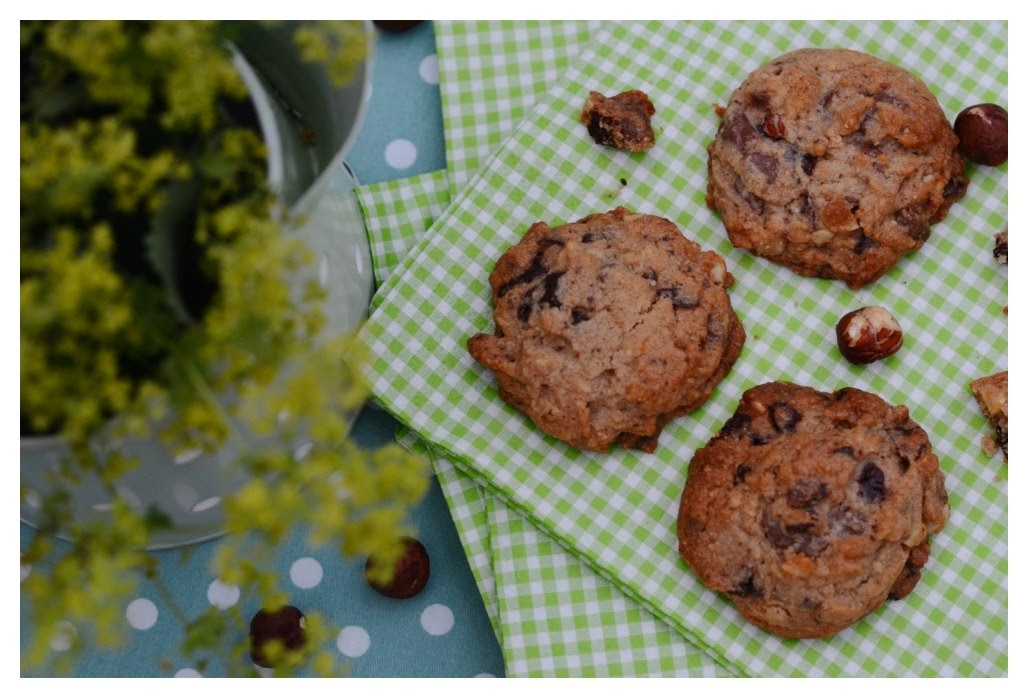 Indonesian Medan Food: Chocolate Chips Cookies A La Famous 