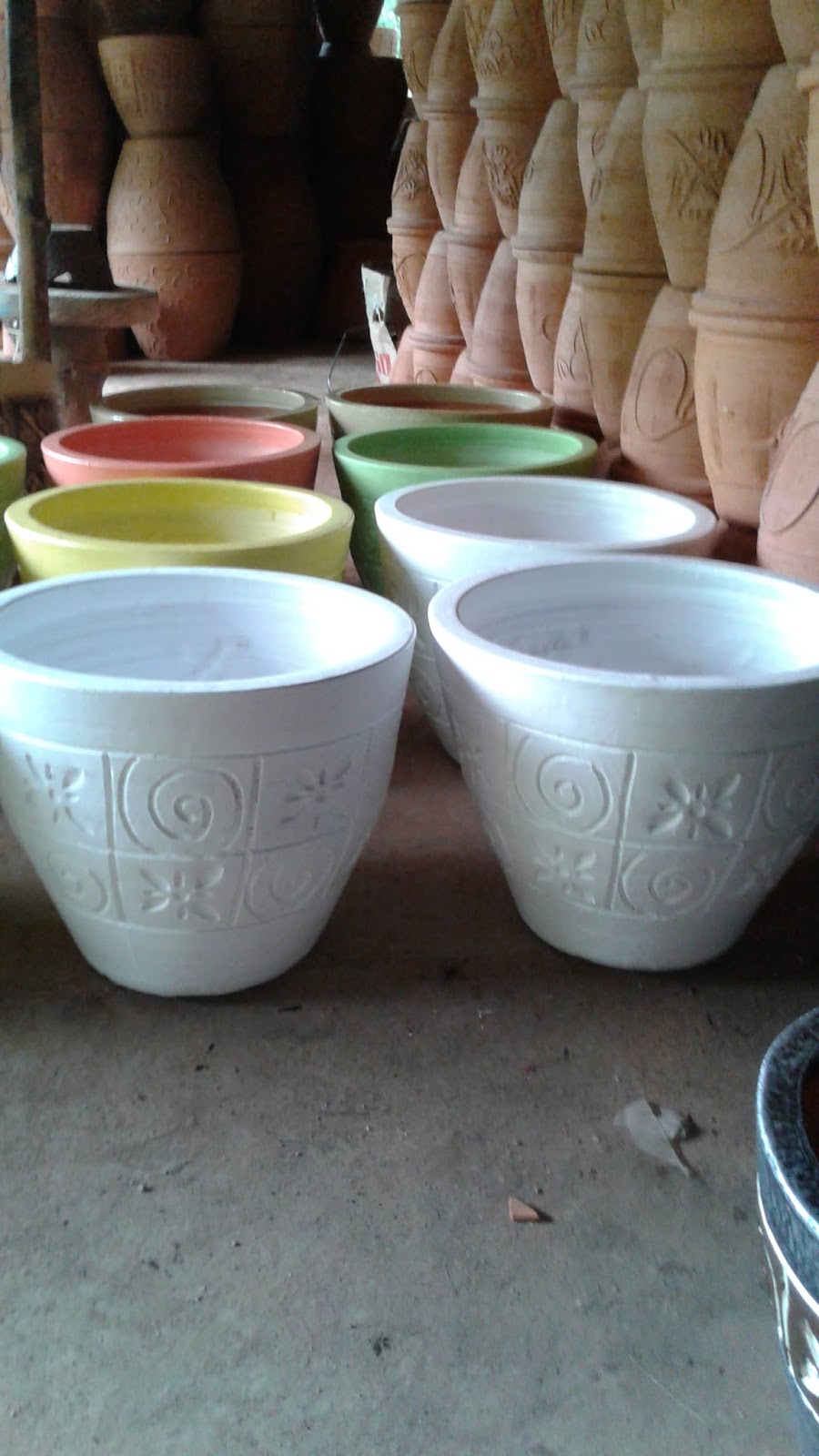 Produksi dan Jual Pot Warna  Warni  Keramik  Mulya Plered