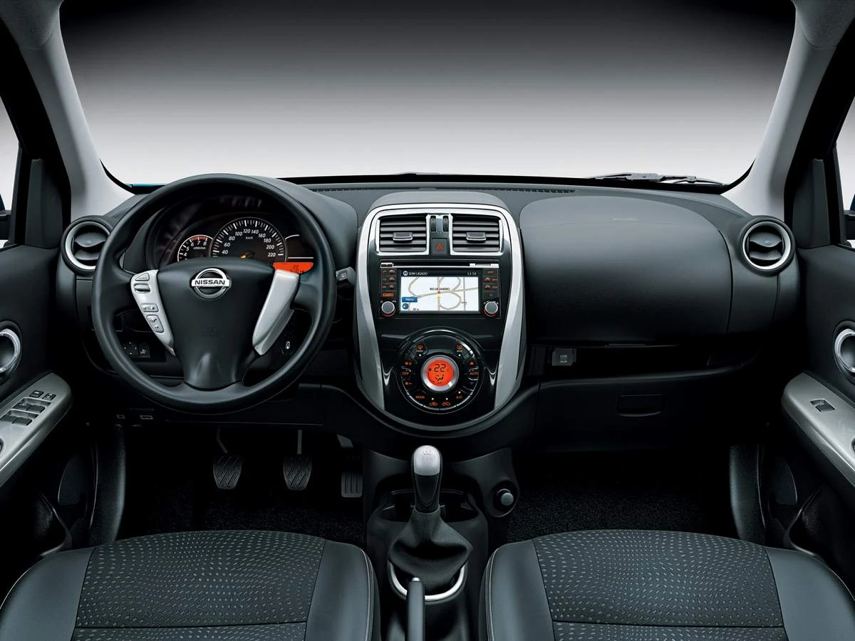 Novo Nissan New March 2015 - interior