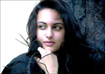 Sonakshi Sinha Hot Wallpaper