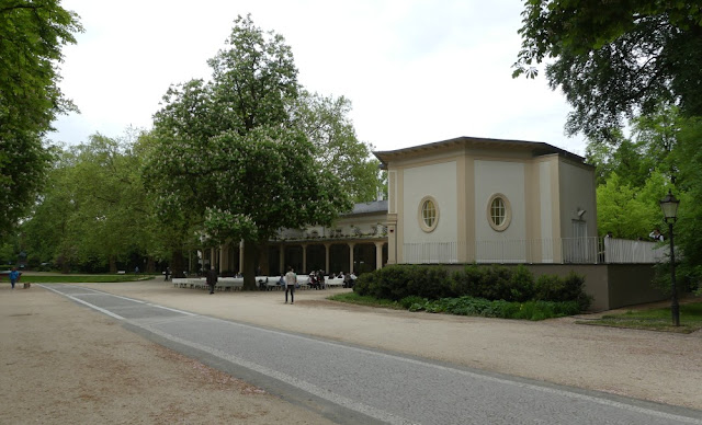 Kurpark in Bad Homburg - Brunnenallee und Musikpavillon