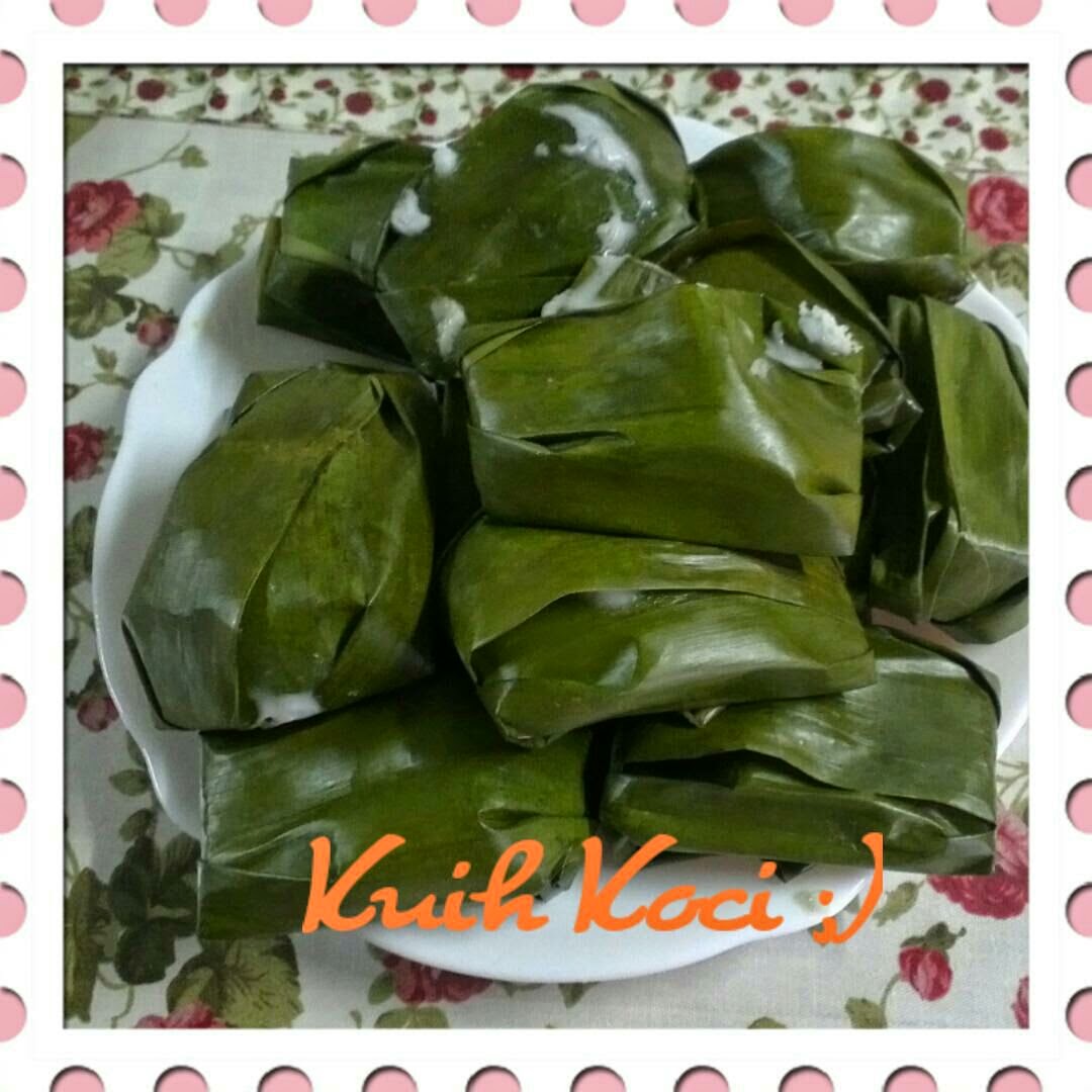 CAHAYA HIDUPKU: KUIH KOCI BERSANTAN  emmm enaknya :)