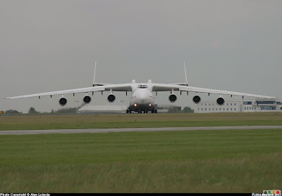 the largest transport airplane in the world