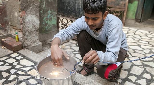 Remaja Ini Mampu Tahan Tegangan Listrik 11.000 Volt Tanpa Cedera