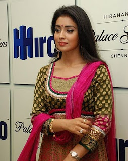 Shriya saran in Salwar Kameez picture gallery