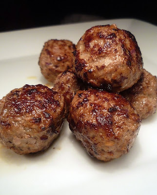 Köttbullar med dijonsenap,rostad lök och kalvfond