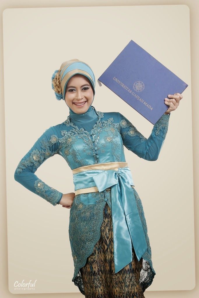 Ini Baju Kebaya Modern Muslim Untuk Wisuda Kekinian 