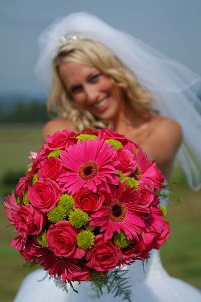 Pink Gerbera and Roses Wedding Bouquet Inspirations