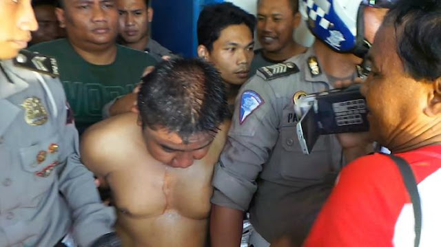 SEORANG JAMBRET HANDPHONE BERHASIL DITANGKAP OLEH WARGA 