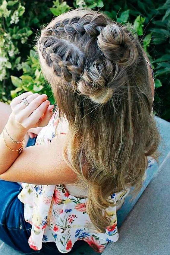 Try these Easy Hairstyles during Your Spring Break Vacation