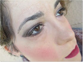 Maquillaje: Ojos luminosos y labios vino