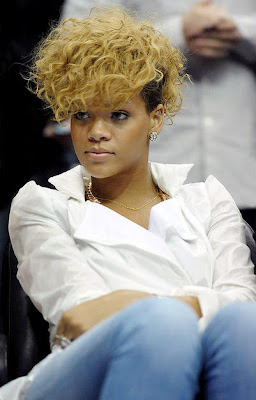 Rihanna's Hair Styles20