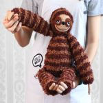 http://www.craftpassion.com/sloth-amigurumi/2/