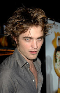 Robert Pattinson Hairstyle Pictures - Male Celebrity Hairstyle Ideas