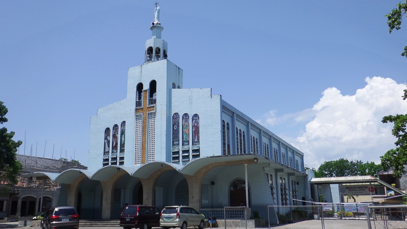 front view of Oton Church