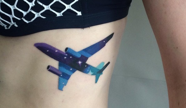 este_colorido_tatuagem_de_avio