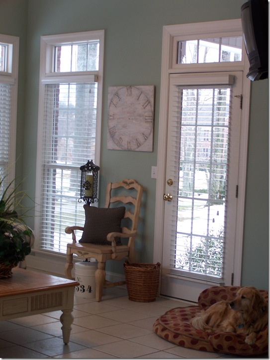 Clock in sunroom 007