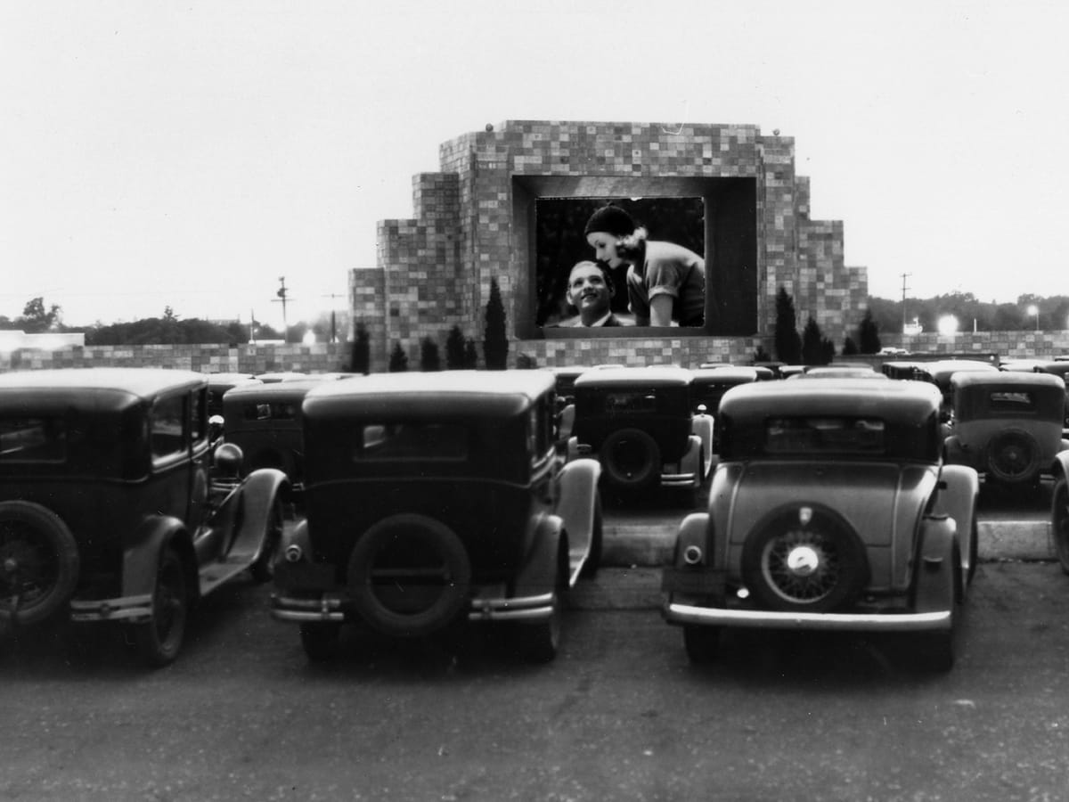 Anniversary of the opening of the first car cinema in New Jersey, America.. Today After the great crisis that cinema faced in countries with the application of quarantine restrictions in many countries of the world, against the background of precautionary measures to confront the spread of the new Corona virus, which prompted many to think of solutions to get out of the crisis or even to come out with the least losses, the most prominent of these ways Car cinema countries have already begun to implement.