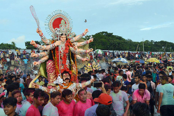 উৎসব শেষে বিদায়ের সুর