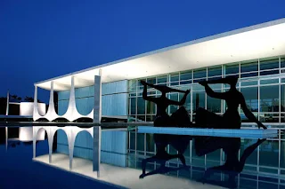Palácio da Alvorada de Oscar Niemeyer
