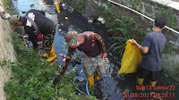 Sertu Dhea Dwi Bhakti, Bersihkan Anak Sungai Citepus Dipenuhi Rumput dan Sedimentasi