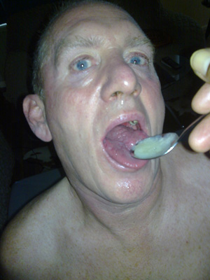 Guy sucking cock and eating cum This guy is a real cumslut 