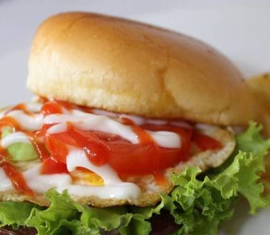 Resep Burger Telur Dadar Sederhana Enak Dan Praktis 