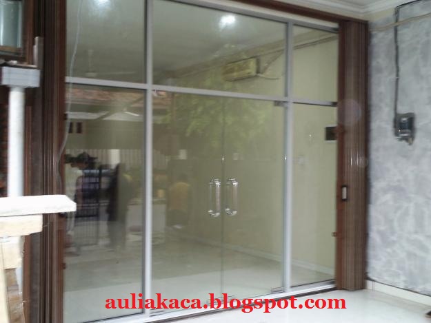 aulia kaca  aluminium